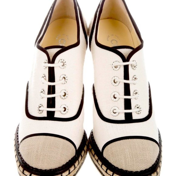 Chanel shoes - Picture 1 of 4
